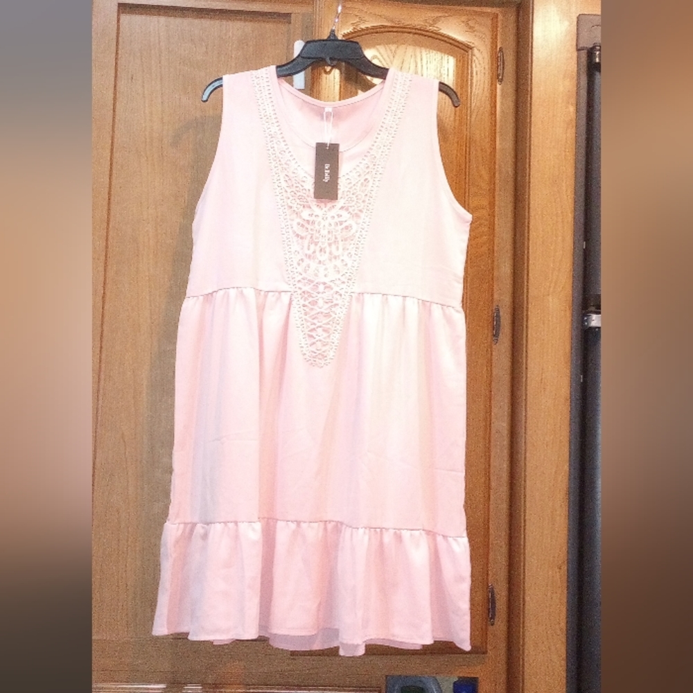 NWT BelleLily Pink Embroidered Sleeveless Dress  Size Large Feminine Romantic